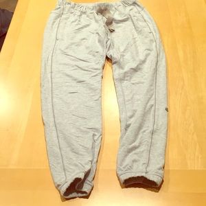 Lululemon light grey jogger, size 6